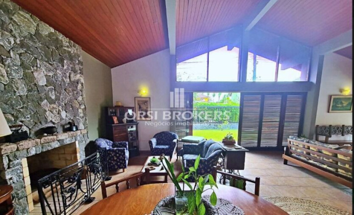Imagem Casa com 5 Quartos à Venda, 230 m² em Jardim Virgínia - Guarujá Imagem Casa com 5 Quartos à Venda, 230 m² em Jardim Virgínia - Guarujá