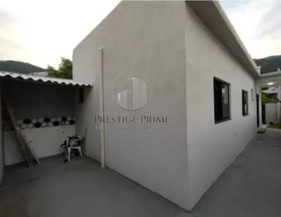 Imagem Casa com 2 Quartos à Venda, 56 m² Imagem Casa com 2 Quartos à Venda, 56 m²