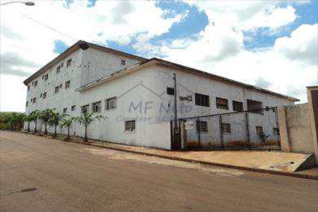 Imóvel Comercial à Venda, 2.100 m² em Cachoeira De Emas - Pirassununga