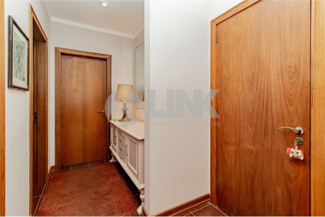Foto do imóvel Apartamento com 3 Quartos à Venda, 201 m² em Vila Ipiranga - Porto Alegre