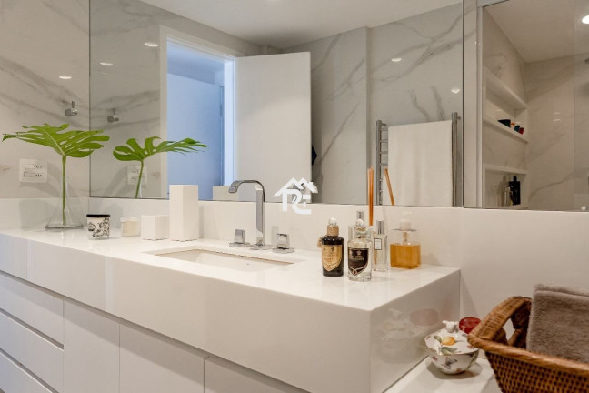 Imagem Apartamento com 3 Quartos à Venda, 170 m² em Leblon - Rio De Janeiro Imagem Apartamento com 3 Quartos à Venda, 170 m² em Leblon - Rio De Janeiro