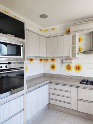 Imagem Casa com 3 Quartos à Venda, 293 m² em Champagnat - Londrina