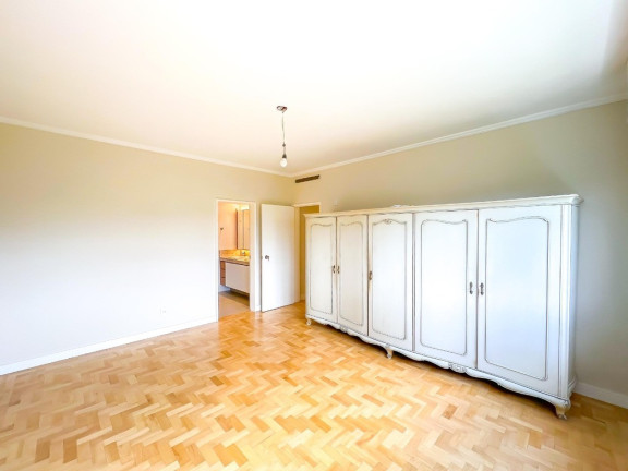 Imagem Apartamento com 4 Quartos à Venda, 226 m² em Moinhos De Vento - Porto Alegre