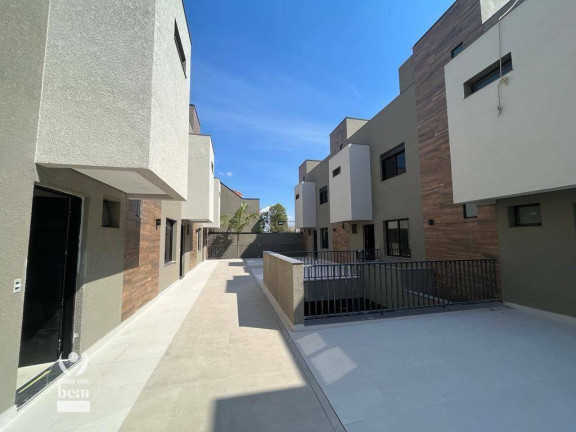 Imagem Sobrado com 3 Quartos à Venda, 131 m² em Pilarzinho - Curitiba