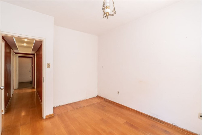 Imagem Casa com 4 Quartos à Venda,  em Petrópolis - Porto Alegre