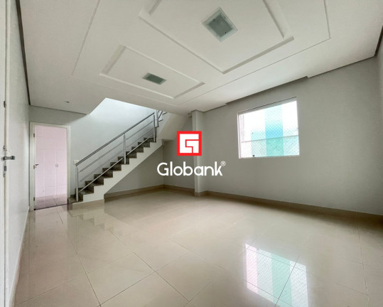 Imóvel com 3 Quartos à Venda, 230 m² em Santa Maria - Montes Claros
