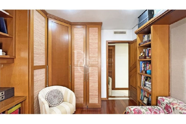 Imagem Apartamento com 3 Quartos à Venda, 210 m² em Bela Vista - Porto Alegre Imagem Apartamento com 3 Quartos à Venda, 210 m² em Bela Vista - Porto Alegre