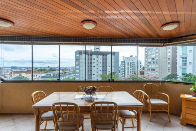 Imagem Imóvel com 3 Quartos à Venda, 144 m² em Rio Branco - Porto Alegre Imagem Imóvel com 3 Quartos à Venda, 144 m² em Rio Branco - Porto Alegre