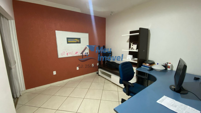Imagem Casa com 4 Quartos à Venda, 250 m² em Taguatinga Norte (taguatinga) - Brasília Imagem Casa com 4 Quartos à Venda, 250 m² em Taguatinga Norte (taguatinga) - Brasília