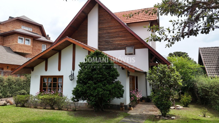 Imagem Casa com 4 Quartos à Venda, 248 m² em Região Do Alto Do Capivari - Campos Do Jordão Imagem Casa com 4 Quartos à Venda, 248 m² em Região Do Alto Do Capivari - Campos Do Jordão