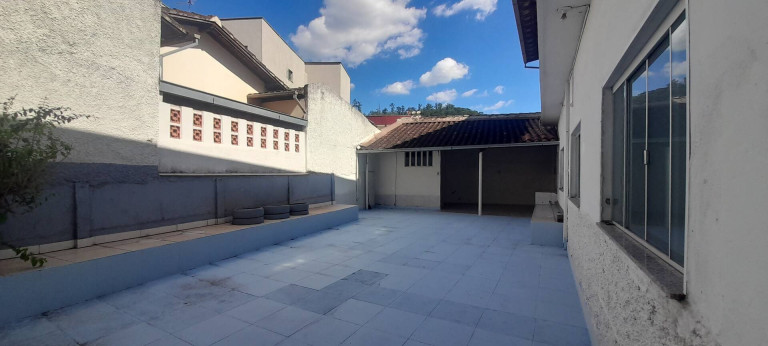 Imagem Casa com 4 Quartos à Venda, 220 m² em Bromélias - Timóteo