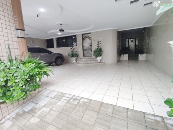 Imagem Casa com 9 Quartos à Venda, 960 m² em Centro - Fortaleza Imagem Casa com 9 Quartos à Venda, 960 m² em Centro - Fortaleza