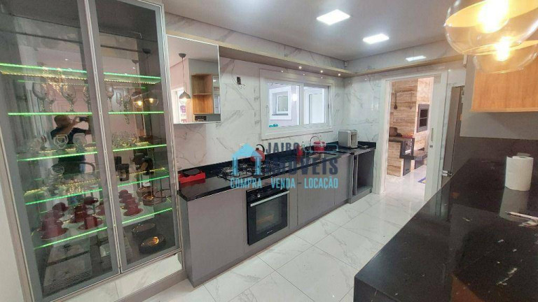 Imagem Casa com 4 Quartos à Venda, 240 m² em Centro - Tramandaí Imagem Casa com 4 Quartos à Venda, 240 m² em Centro - Tramandaí