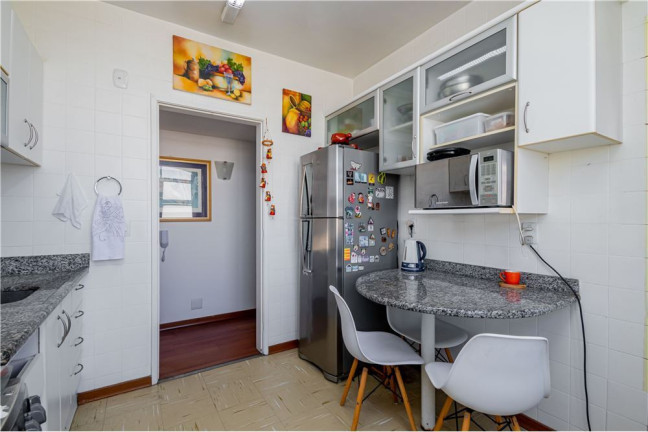 Imagem Imóvel com 2 Quartos à Venda, em Rio Branco - Porto Alegre Imagem Imóvel com 2 Quartos à Venda, em Rio Branco - Porto Alegre