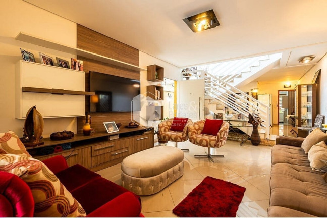 Casa com 4 Quartos à Venda, 229 m² em Vila Gumercindo - São Paulo
