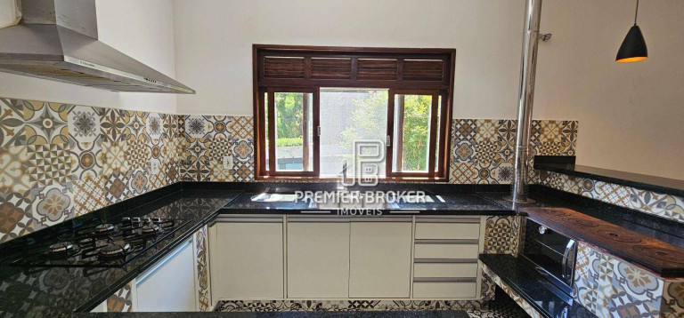 Imagem Casa com 5 Quartos à Venda, 190 m² em Pessegueiros - Teresópolis Imagem Casa com 5 Quartos à Venda, 190 m² em Pessegueiros - Teresópolis