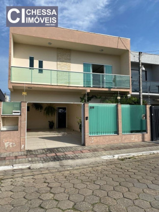Sobrado com 4 Quartos à Venda, 163 m² em São João - Itajaí