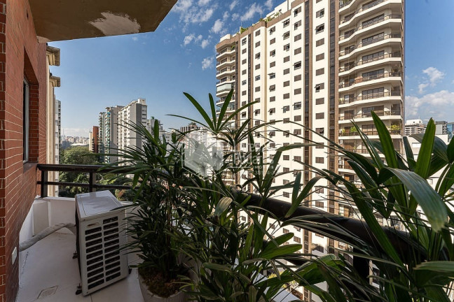 Imagem Apartamento com 2 Quartos à Venda, 143 m² em Itaim Bibi - São Paulo