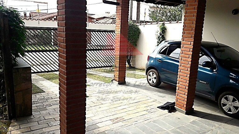 Imagem Casa com 8 Quartos à Venda, 450 m² em Maria Helena Novaes - Peruíbe