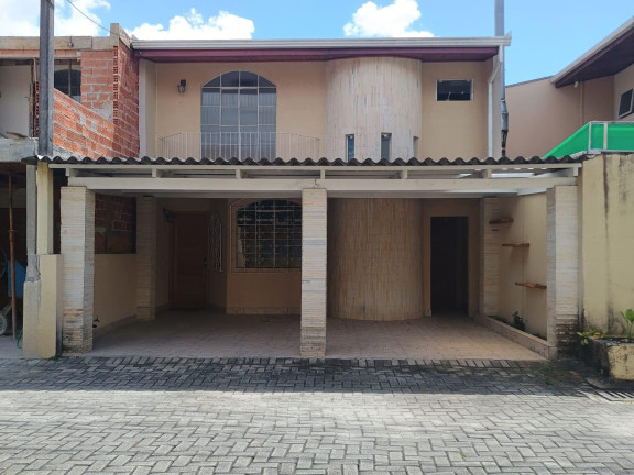 Casa com 3 Quartos à Venda, 125 m² em Xaxim - Curitiba
