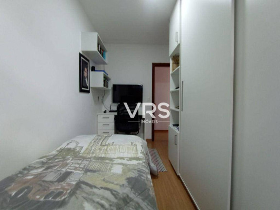 Imagem Casa com 4 Quartos à Venda, 218 m² em Granja Guarani - Teresópolis