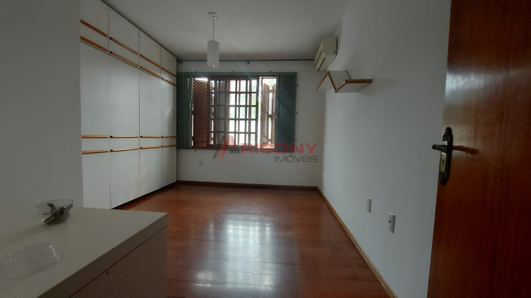 Imagem Sobrado com 4 Quartos para Alugar, 282 m² em Centro - Santa Maria Imagem Sobrado com 4 Quartos para Alugar, 282 m² em Centro - Santa Maria