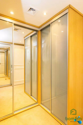 Imagem Apartamento com 3 Quartos à Venda, 241 m² em Auxiliadora - Porto Alegre Imagem Apartamento com 3 Quartos à Venda, 241 m² em Auxiliadora - Porto Alegre
