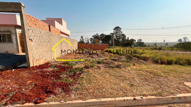 Terreno à Venda,  em Vila Asem - Itapetininga