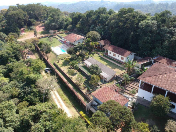 Chácara com 4 Quartos à Venda, 300 m² em Portão - Atibaia