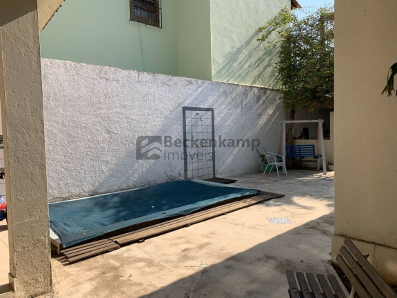 Imagem Casa com 8 Quartos à Venda, em Barreira Cravo - Volta Redonda Imagem Casa com 8 Quartos à Venda, em Barreira Cravo - Volta Redonda