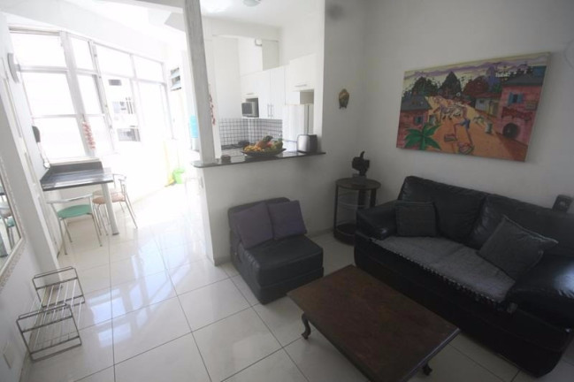 Imagem Apartamento com 2 Quartos para Temporada, 65 m² em Copacabana - Rio De Janeiro