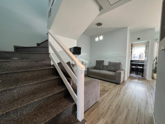 Imagem Sobrado com 3 Quartos à Venda, 230 m² em Boa Vista - Joinville
