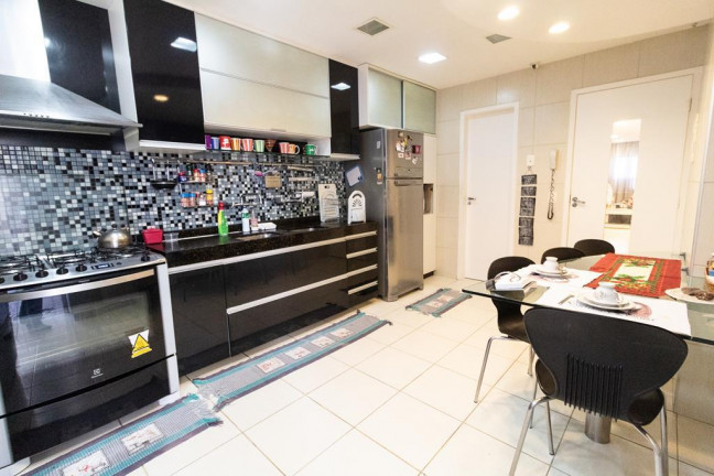 Imagem Casa com 3 Quartos à Venda, 275 m² em Cambeba - Fortaleza Imagem Casa com 3 Quartos à Venda, 275 m² em Cambeba - Fortaleza