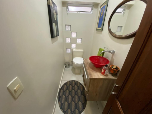 Imagem Casa com 3 Quartos à Venda, 145 m² em Gonzaga - Santos Imagem Casa com 3 Quartos à Venda, 145 m² em Gonzaga - Santos