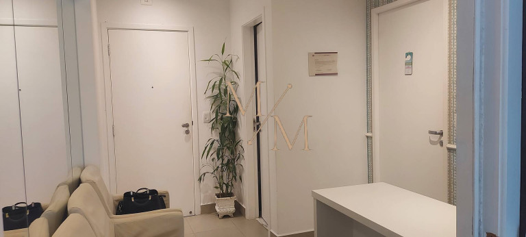 Sala Comercial à Venda, 44 m² em Boqueirão - Santos
