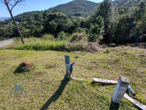 Terreno à Venda, 638 m² em Itacorubi - Florianópolis