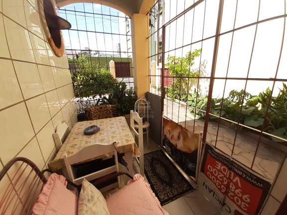 Imagem Casa com 10 Quartos à Venda, 290 m² em Nossa Senhora De Fátima - Santa Maria Imagem Casa com 10 Quartos à Venda, 290 m² em Nossa Senhora De Fátima - Santa Maria
