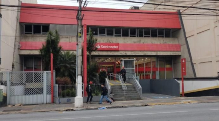 Edifício Residencial para Alugar, 2.200 m² em Centro - Suzano