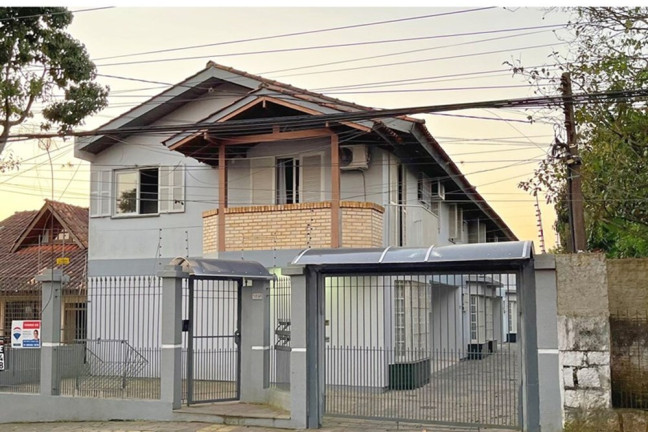 Imagem Casa com 3 Quartos à Venda, em Tristeza - Porto Alegre Imagem Casa com 3 Quartos à Venda, em Tristeza - Porto Alegre