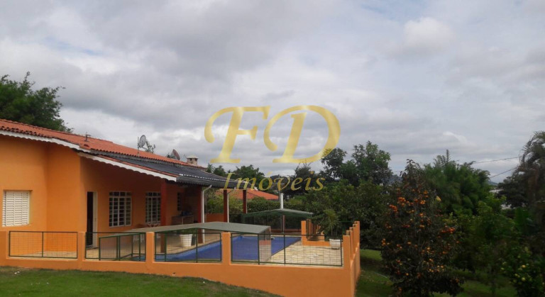 Chácara com 4 Quartos à Venda, 1.340 m² em Chácara Portal Das Estâncias - Bragança Paulista