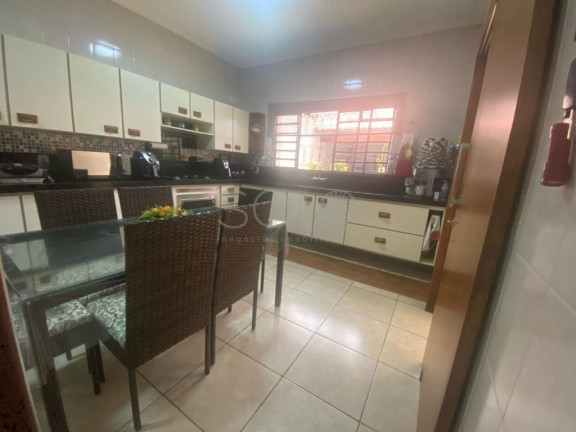 Imagem Sobrado com 3 Quartos à Venda, 150 m² em Centro - Matão Imagem Sobrado com 3 Quartos à Venda, 150 m² em Centro - Matão