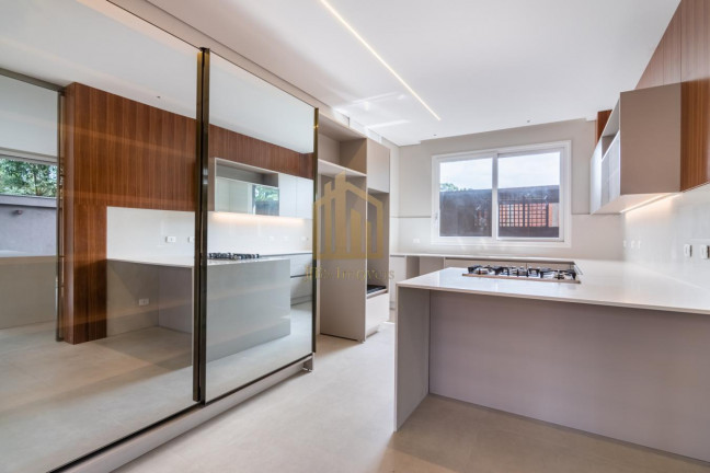 Imagem Casa com 3 Quartos à Venda, 300 m² em Santa Felicidade - Curitiba