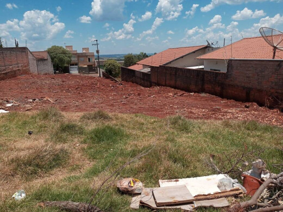 Terreno à Venda, 336 m² em Jardim Imperial - Arapongas