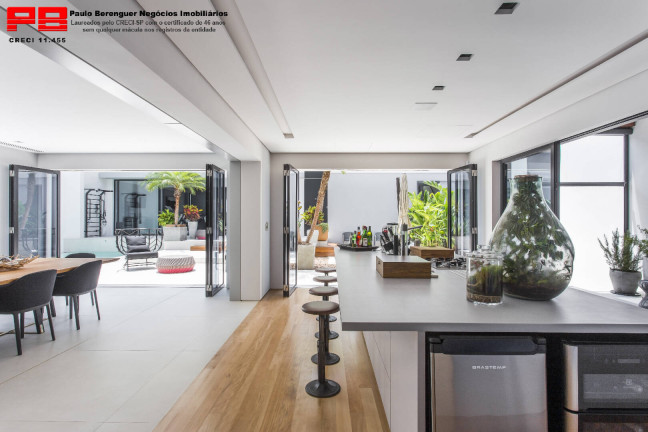 Imagem Casa com 3 Quartos à Venda, 723 m² em Jardim Paulista - São Paulo Imagem Casa com 3 Quartos à Venda, 723 m² em Jardim Paulista - São Paulo