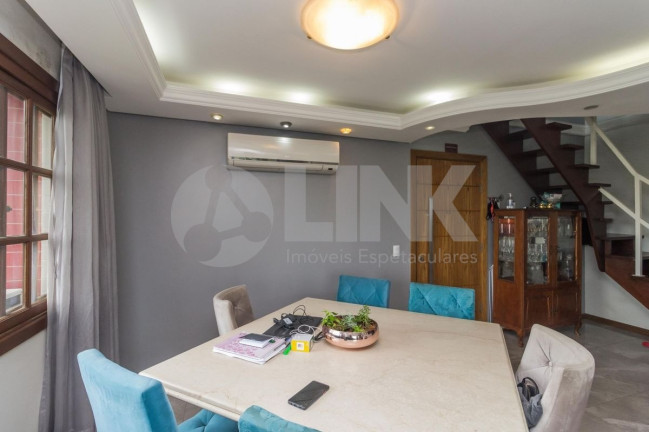Imagem Imóvel com 3 Quartos à Venda, 215 m² em Vila Ipiranga - Porto Alegre