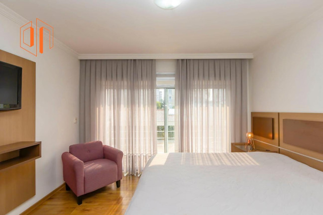 Imagem Casa com 5 Quartos à Venda, 370 m² em Ahú - Curitiba