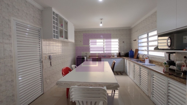 Imagem Sobrado com 4 Quartos à Venda, 288 m² em Jardim Las Palmas - Guarujá Imagem Sobrado com 4 Quartos à Venda, 288 m² em Jardim Las Palmas - Guarujá