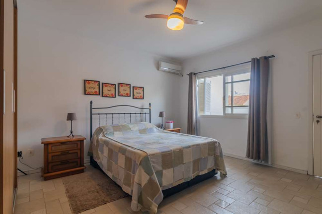 Imagem Casa com 3 Quartos à Venda, 377 m² em Higienópolis - Porto Alegre Imagem Casa com 3 Quartos à Venda, 377 m² em Higienópolis - Porto Alegre