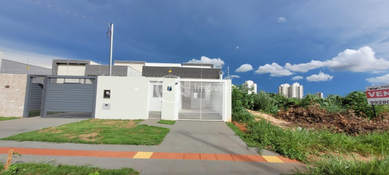 Imagem Casa com 3 Quartos à Venda, 89 m² em São Francisco - Campo Grande Imagem Casa com 3 Quartos à Venda, 89 m² em São Francisco - Campo Grande