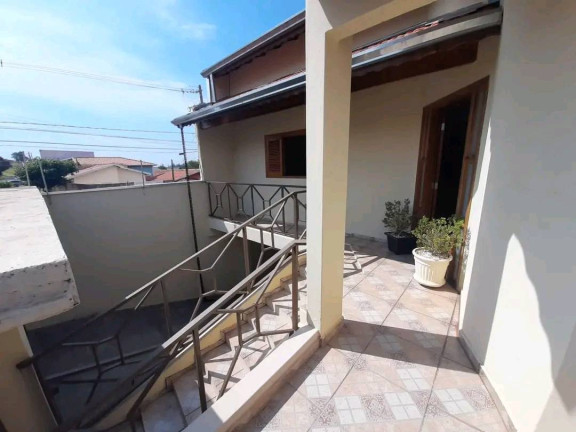 Casa com 3 Quartos à Venda,  em Botucatu